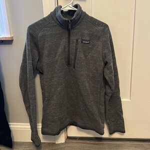 Men’s patagonia quarter zip.  Size S